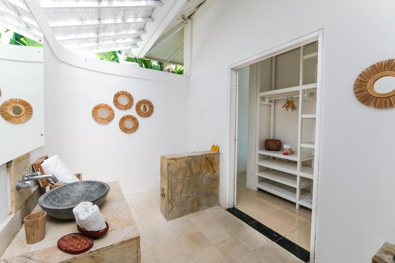 Villa Hally Bali อูงาซัน ภายนอก รูปภาพ